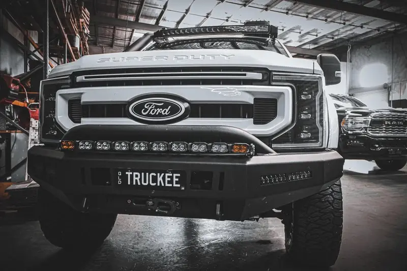 Outback Kitters F250/F350 (2023+) Pre Runner Bar 1